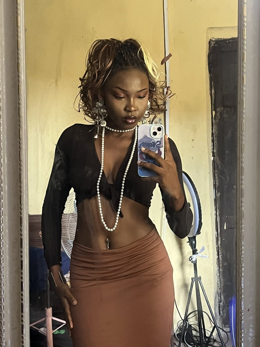 Tianakahn's tweet photo. Brown baddie
#wlw https://t.co/AByom25gUG