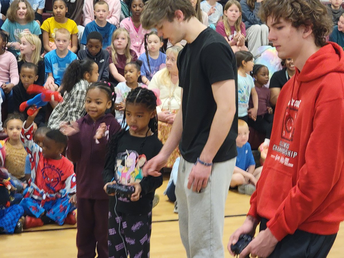 21333Robo's tweet photo. We enjoyed spending our morning at @lansingchristianschool showcasing our robotics program, talking about the @illinoisfirst state championship, our trip to the @usgovcup in Washington DC, our future premier event @michiana_premier_event and sharing about STEM. https://t.co/MjQmQiyccT