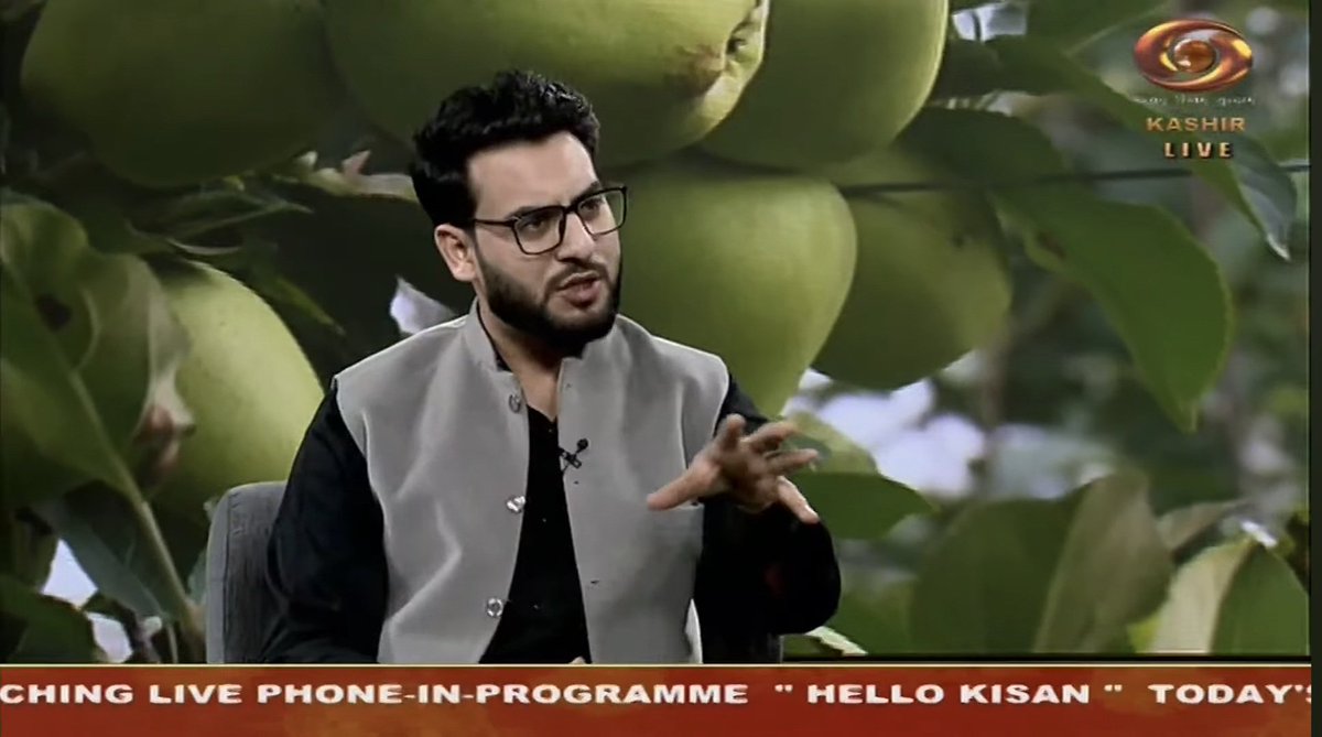 Faheemauthor's tweet photo. Live on Doordarshan Kendra Srinagar in the Hello Kissan phone-in programme.
Had the honor of hosting Dr. Sajad Mohiuddin, Professor-cum-Chief Scientist, Division of Entomology at SKUAST-K,Shalimar 
An insightful discussion on apple orchard spray schedules and pest management. https://t.co/ndKQwNOiK4