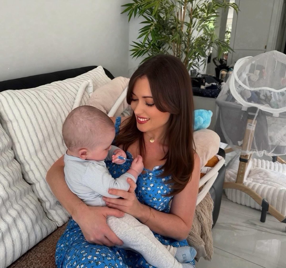 Elsa Esnoult tweet media