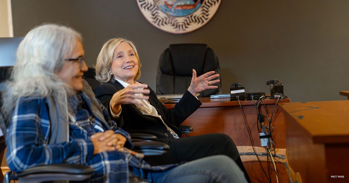 Hillary Clinton tweet media