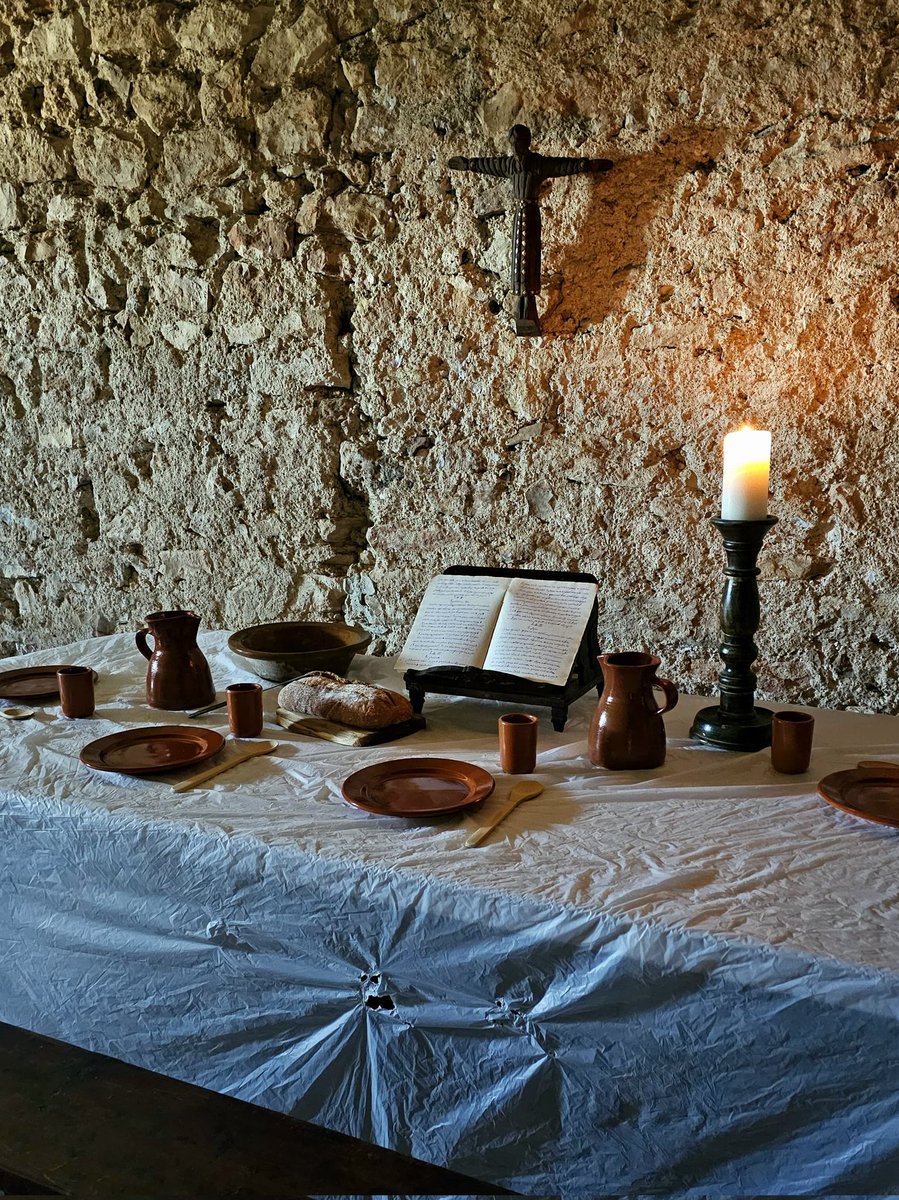 ADHSO1's tweet photo. La taula dels monjos 
al monestir de Santa Oliva.
(col·lecció particular ADHSO)
#patrimoni #historia #baixpenedes https://t.co/oMyyOlqeVB