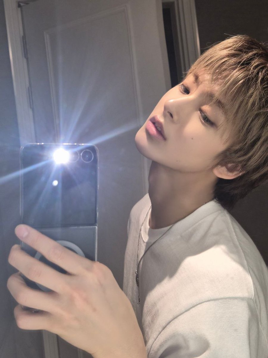 Good_Day_Every's tweet photo. 20260326 smtr25_official instagram
HYUNJUN🦊、初の単独インスタ投稿です🥰✨
#오현준 #현준 #ヒョンジュン #ohhyunjun #SMTR25 #HYUNJUN https://t.co/CZ8AdYUkhv