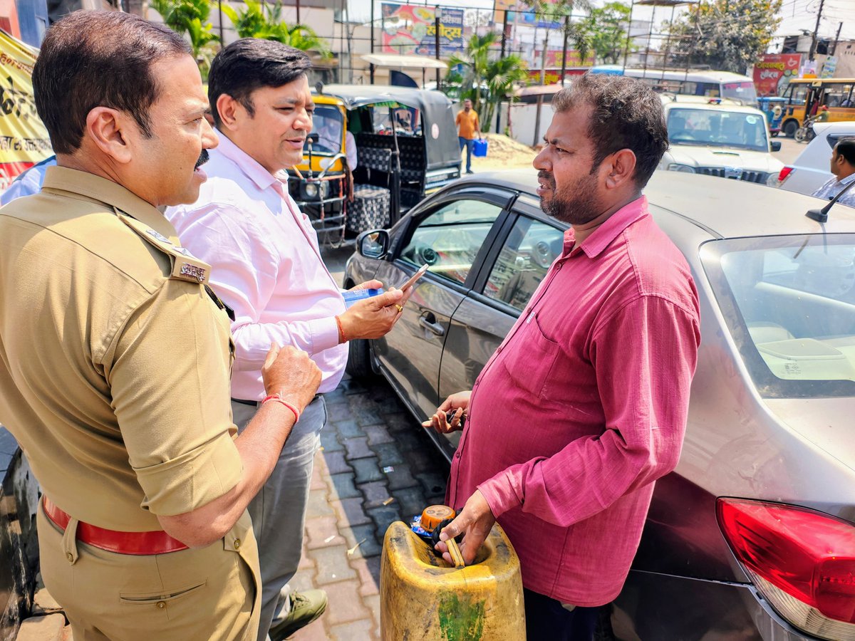 Petrol pumps inspected with <a href="/vaibhav/">Vaibhav Jain</a> mishra ji ADM F/R, Stock checked &amp; public assured – No shortage of petrol &amp; diesel.
Avoid rumours. Purchase fuel normally.
District Administration &amp; Police committed to smooth supply.
<a href="/Uppolice/">UP POLICE</a>