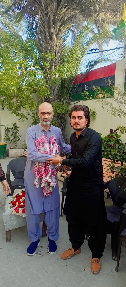 MalikAy36483458's tweet photo. پاYaqooپیپلز پارٹی کراچی ڈویژن کے جنرل سیکرٹری رؤف احمد ناگوری بھائی جان کو عمرہ کی سعادت حاصل کرنے پر دلی مبارکباد پیش کی اس موقع پر ملک یعقوب بھی موجود تھے ۔
@RaufNagori 🫀🇱🇾🫀
#ayubahmadkhanpyops118westkhi #PYOWest
#PPPDigitalWest #PPPDigital #pppppppp #PPPKarachi https://t.co/fbnECKQooZ