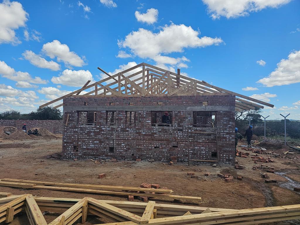 MinSport_ArtsZw's tweet photo. #IsizindaCultureCentre
#MatabelelandSouthProvince
#ProgressUpdate

@MinSport_ArtsZw Minister, 
@HonMinSanyatwe and Permanent Secretary @NicMoyo
today visited the Isizinda Culture Center site in Matobo District to asses progress and they were impressed by the rate at which the project is progressing. #CulturePreservation