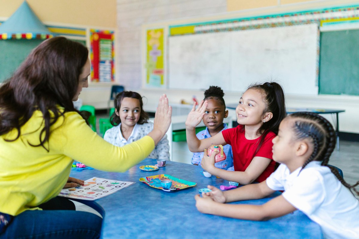 EPA_Kids's tweet photo. “Rewarding kids when they handle a transition particularly well can also be an effective strategy. A reward could be as simple as labeled praise (saying“I really like how you stopped playing on the iPad when I told you it was time to get dressed.Good job!” https://t.co/H4YYITVzO3 https://t.co/jwDmV7EmfX