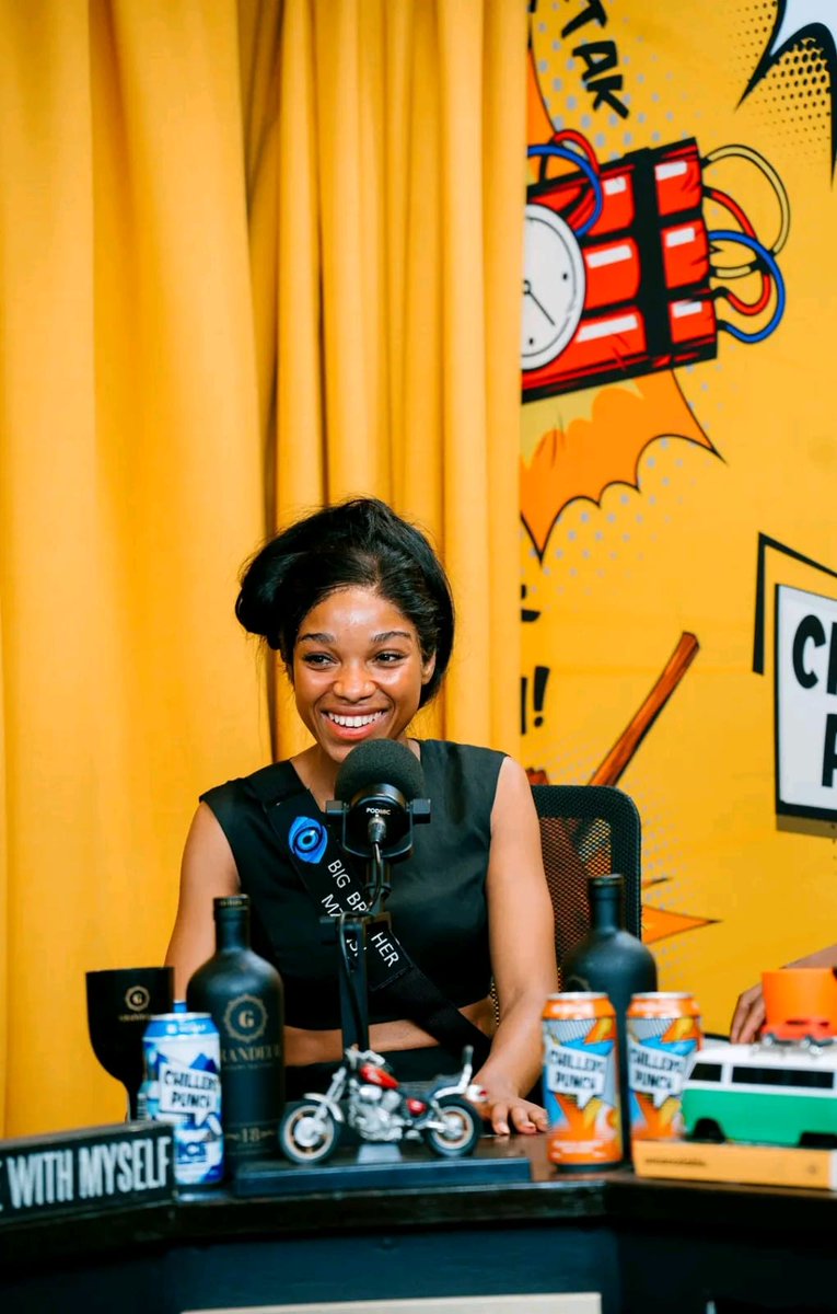 unhingedgl's tweet photo. MacG said the way Thandeka is so big, that this episode is going to be the most viewed. Let's make it happen. 😭😭🔥🔥🔥

1 million views down on this app. 

MARKETABLE THANDEKA
PODCAST&amp;CHILL WITH THANDEKA
#ThandekaTshabalala https://t.co/EFtzoXi1jb