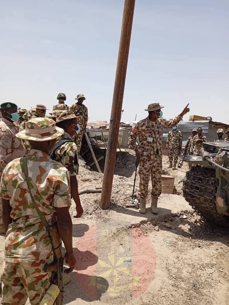 Azlannnn tweet media