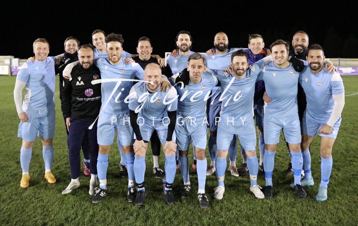CoachBaps84's tweet photo. 🥇🥇 Essex County Cup Vets winners - Brentwood Town Vets

#Uptheoldboys #winners #COYB https://t.co/vOA73bDzJa