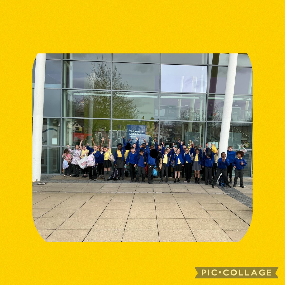 Miss Cooper & Miss Thompson tweet media