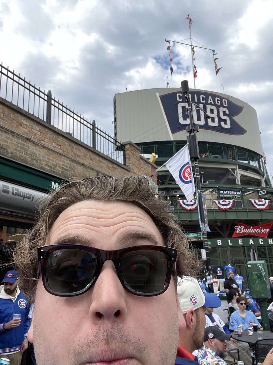 BetsFilr's tweet photo. Honey I’m Home! 

O/U 22 beers? https://t.co/ZJGXztlumb