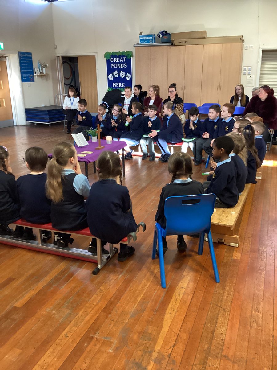 stelizcp2's tweet photo. 2D’s Prayer and Liturgy💙💛 thank you for taking time out of your day to come and watch🙏✝️ https://t.co/c0CwNshoqW