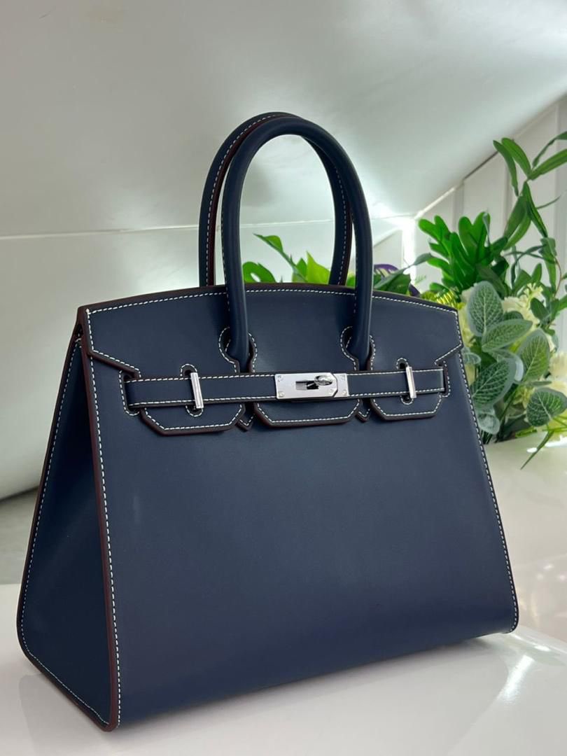 HMshoppers's tweet photo. Navy Blueeee
Price 👜#45k
🩴 #44k https://t.co/JNlCYYqTio