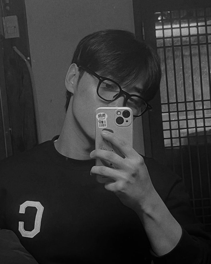 𝗗𝗜𝗔🐈‍⬛⋆.ೃ࿔*|| commissions in process 🦭 tweet media