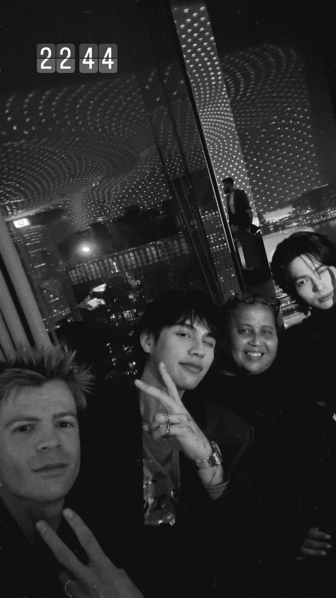 WinmetawinO's tweet photo. 22 44

เด็ก ๆ และแม่นมของเขา

Igs winmetawin update

WIN WITH VOGUE GQ HK

#doublevision2026xWin
#doublevision2026
#voguehk #GQhongkong
#winmetawin @winmetawin 
#snowballpower https://t.co/Atw9HdMfIi