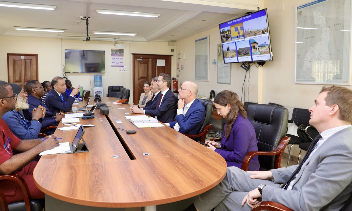 PNUDCameroun's tweet image. On the sidelines of the 14th #WTO Ministerial Conference, @UNDP🇨🇲 RR, Mathieu @Ciowela and strategic team had the honour of welcoming the #Dutch🇳🇱 Minister for Foreign Trade and Development Cooperation, Mr. Sjoerd Weimer Sjordsma, @ministerBHOS, alongside Ambassador Joris