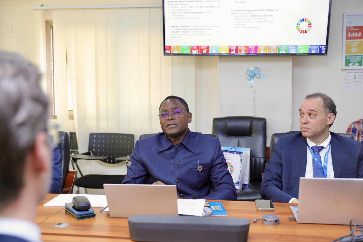 PNUDCameroun's tweet image. On the sidelines of the 14th #WTO Ministerial Conference, @UNDP🇨🇲 RR, Mathieu @Ciowela and strategic team had the honour of welcoming the #Dutch🇳🇱 Minister for Foreign Trade and Development Cooperation, Mr. Sjoerd Weimer Sjordsma, @ministerBHOS, alongside Ambassador Joris