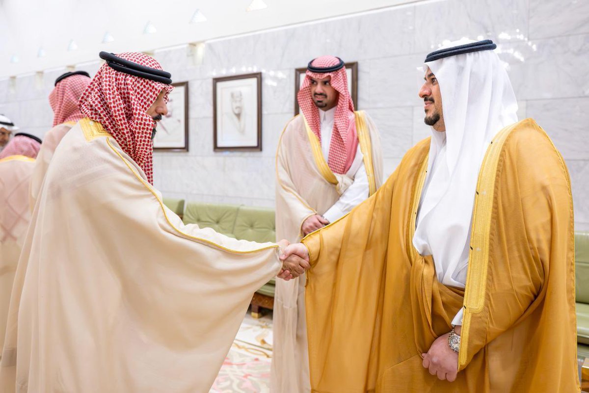 mohammedal_saud's tweet photo. استقبل صاحب السمو الملكي الأمير
محمد بن عبدالرحمن بن عبدالعزيز
نائب أمير منطقة الريا في مكتبه بقصر
الحكم اليوم، صاحب السمو الأمير
فيصل بن عبدالعزيز بن عيّاف أمين المنطقة
وعددًا من مسؤولي الأمانة الذين قدموا
للسلام على سموه وتهنئته بعيد الفطر. https://t.co/nCgZye6ePM