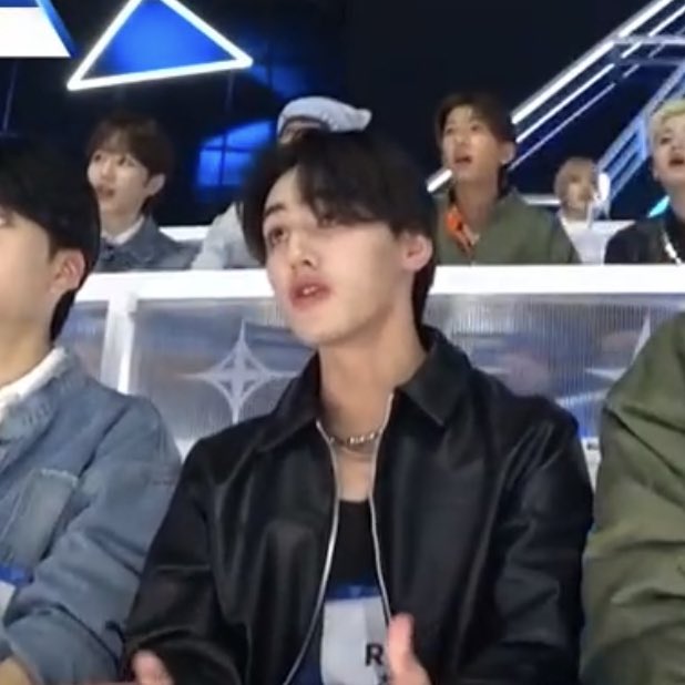 ⋆𝄞⋆ tweet media