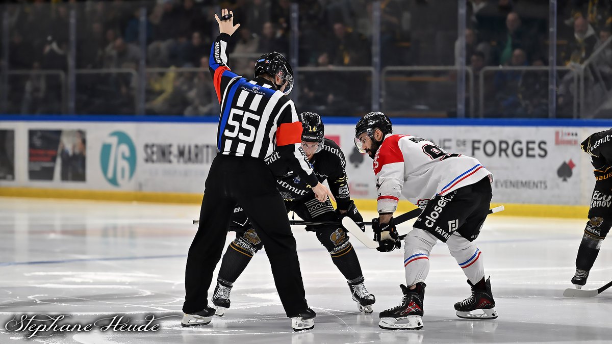 LigueMagnus's tweet photo. ROU 🐲🆚🐶 BOR
🏆 1/2 Match 1
⌚️ 20h00
📺 https://t.co/yfWhR6UP6n
Tout le monde est prêt ?! La demi-finale Rouen - Bordeaux s'apprête à livrer sa première bataille 🔥🔥
#SLMHockey #ROUBOR https://t.co/PFCWyZetIr