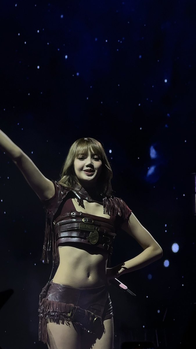 happy birthday, lisa 🥳🌟 continue being the loveliest sunshine that u are, bringing so much warmth and hope to everyone around u. you’ve been an inspiration and a role model to me. hope you’ll have the best day, my love 😙 I love you so much! 

still my fave shots of u!￼💞📸