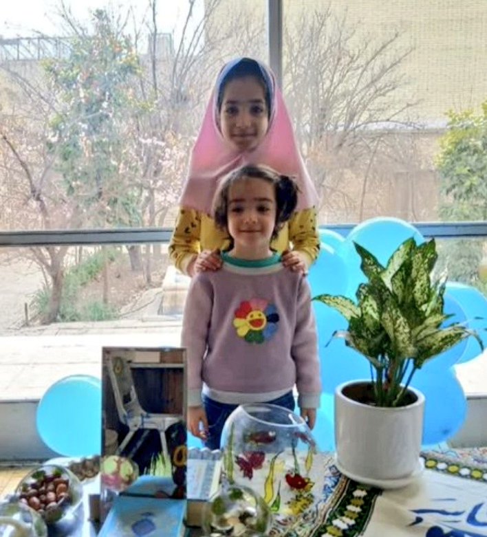 Soureh_design2's tweet photo. Hoda and Boshra are amongst the martyrs in Esfahan today https://t.co/Fo22M75Ccm