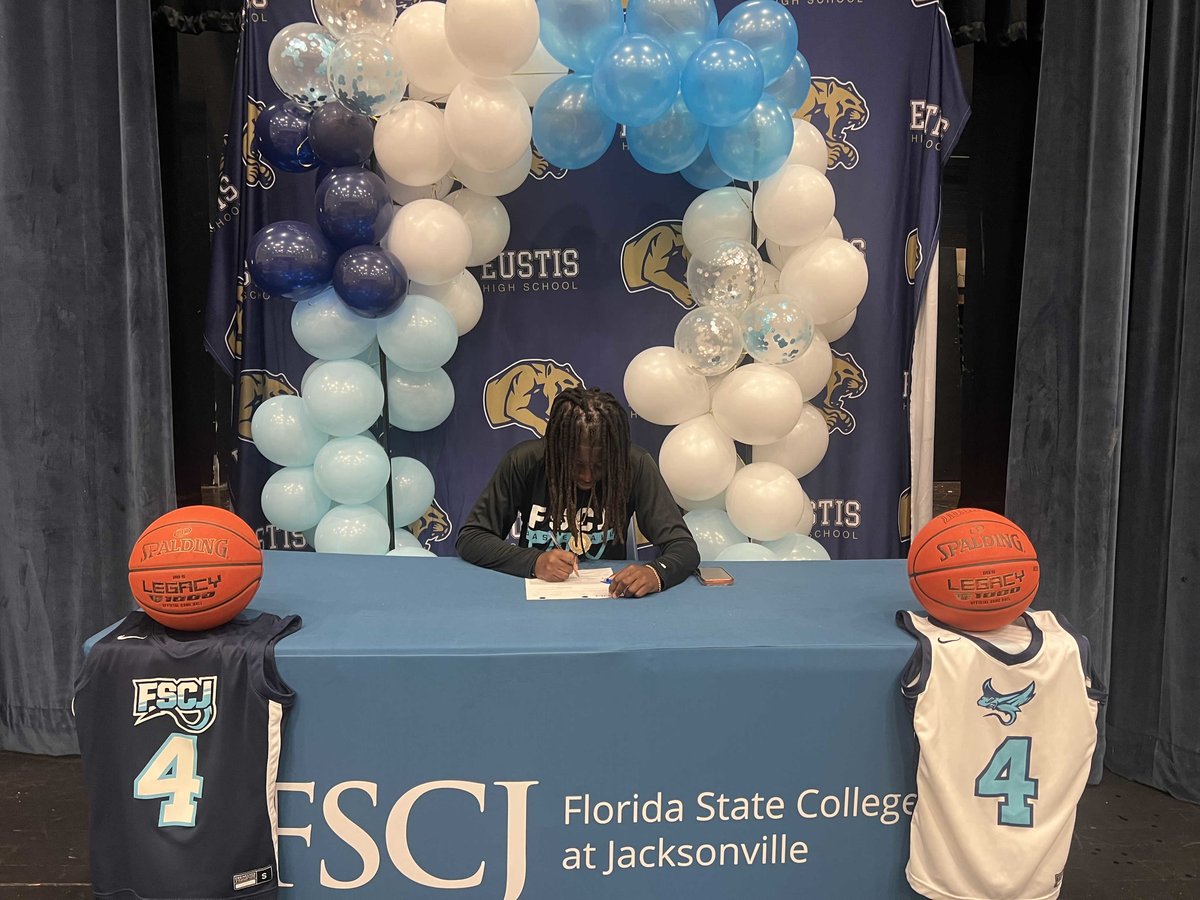 Style Magazine tweet media