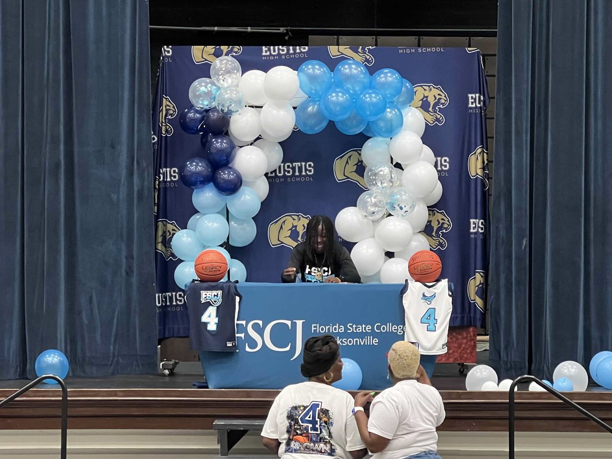 Style Magazine tweet media