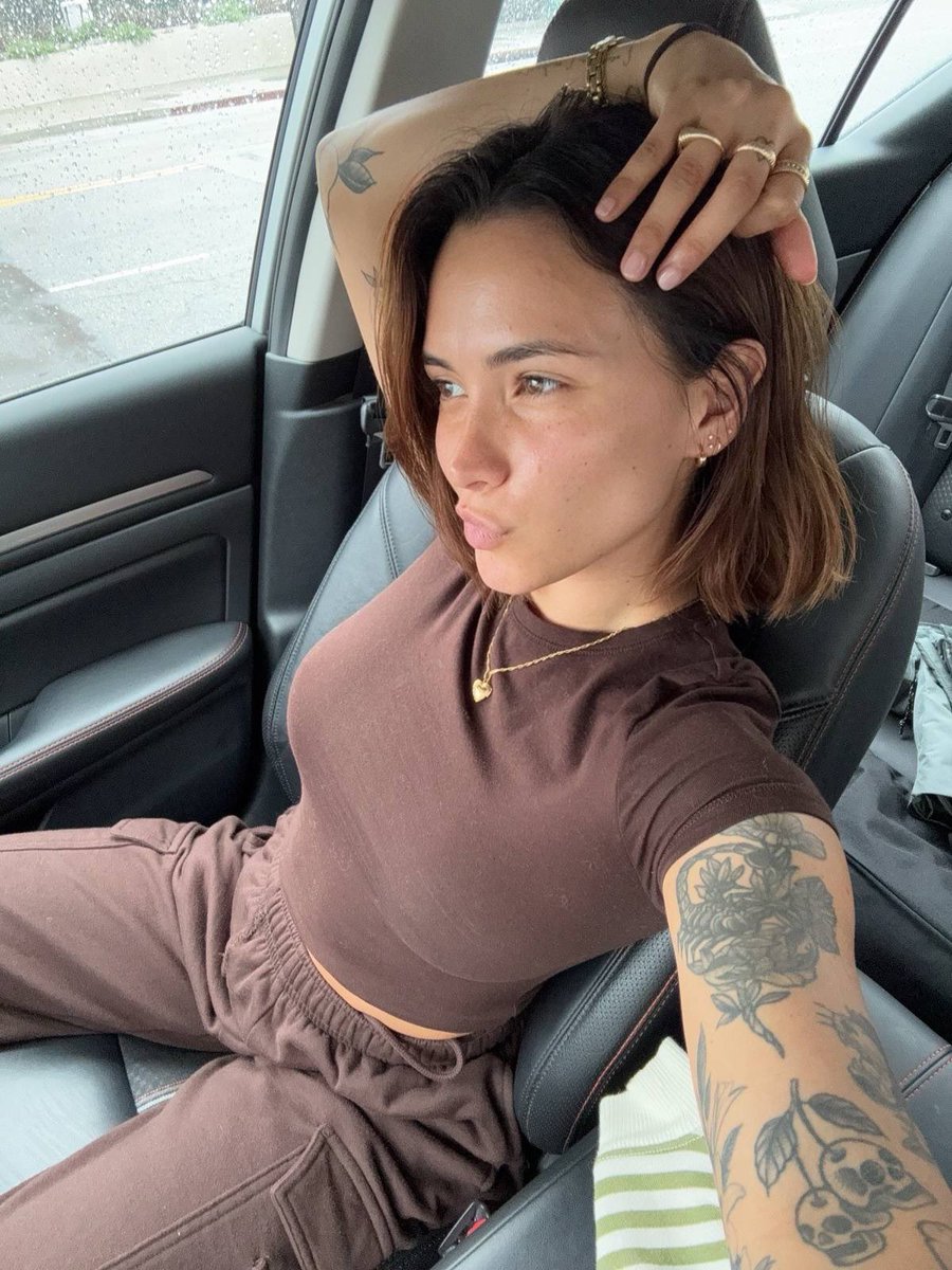 Lavaxgrll tweet media