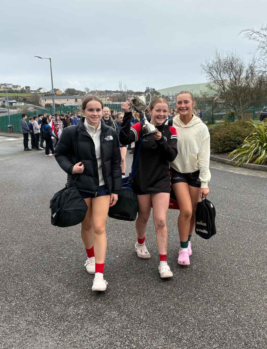 Pobalscoil Chorca Dhuibhne tweet media