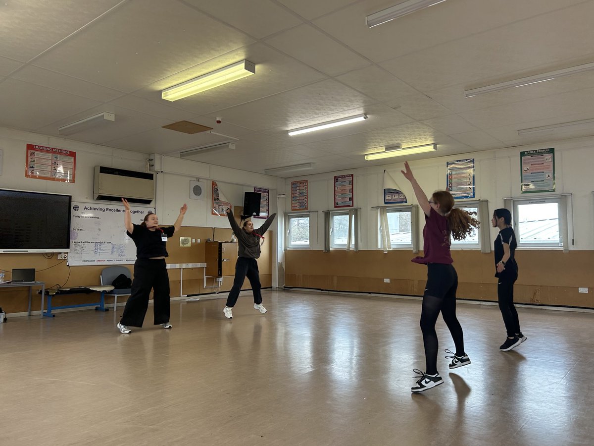 MissMoBusEd's tweet photo. HUGE thank you to @NationPta Rhythm Nation Dance for coming into @oldmachar academy to teach a dance lesson today. The girls thoroughly enjoyed it 🤍🤩 https://t.co/zSOytNGdGi