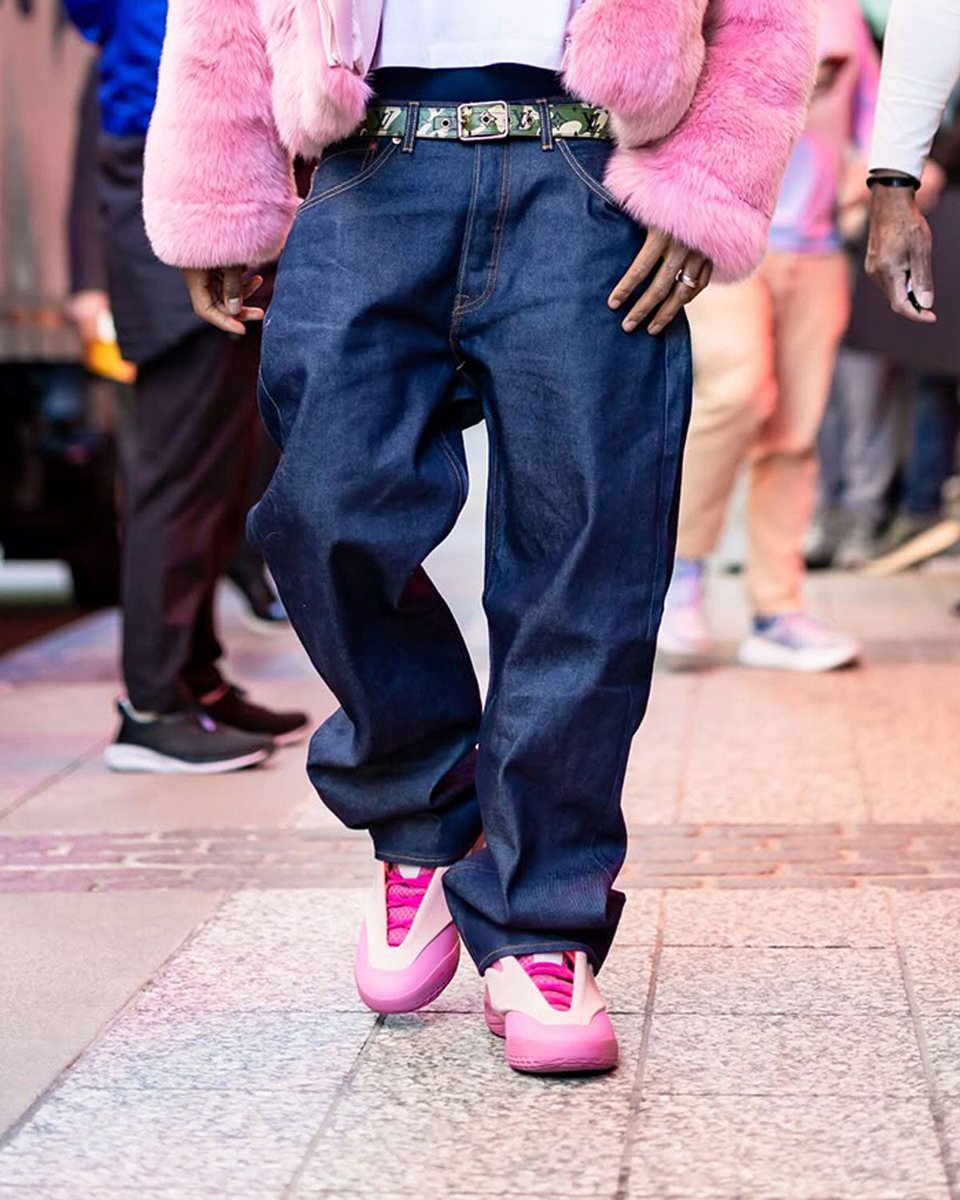 Sneaker News tweet media