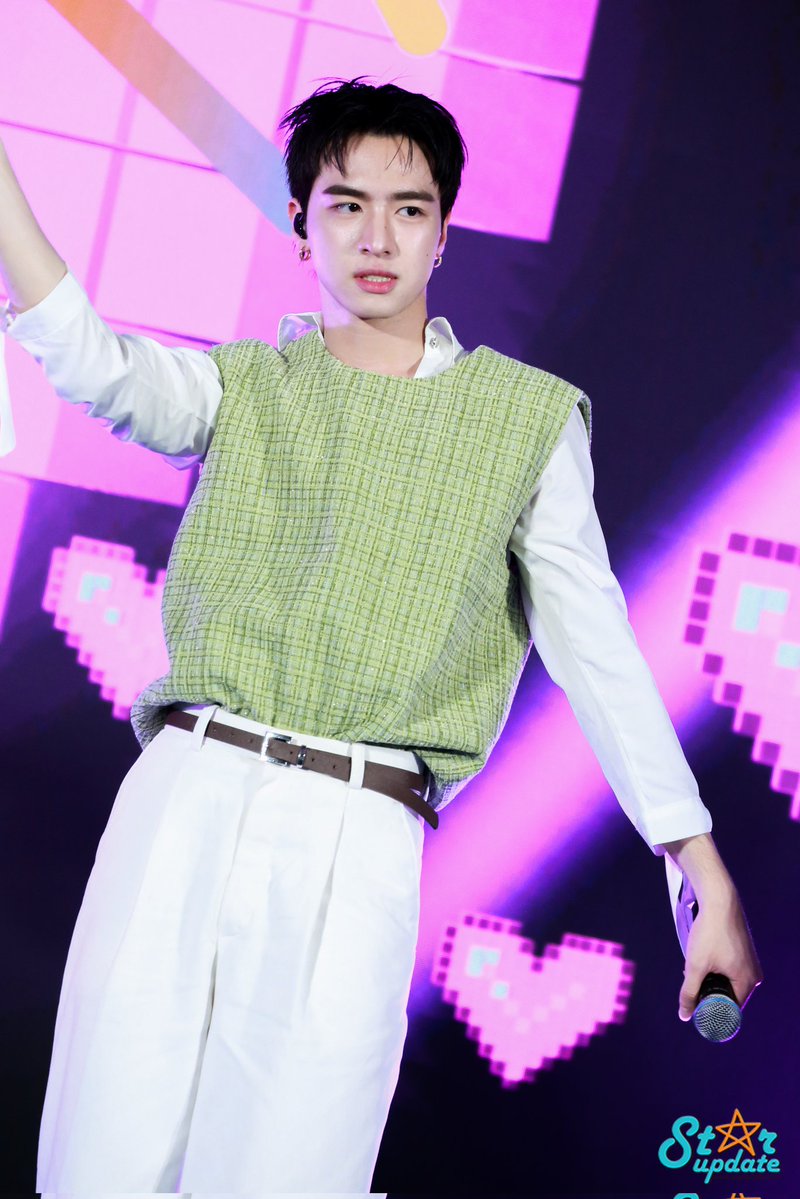 Starupdate.com tweet media