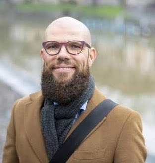 Nuorsuomalainen nupisee tweet media