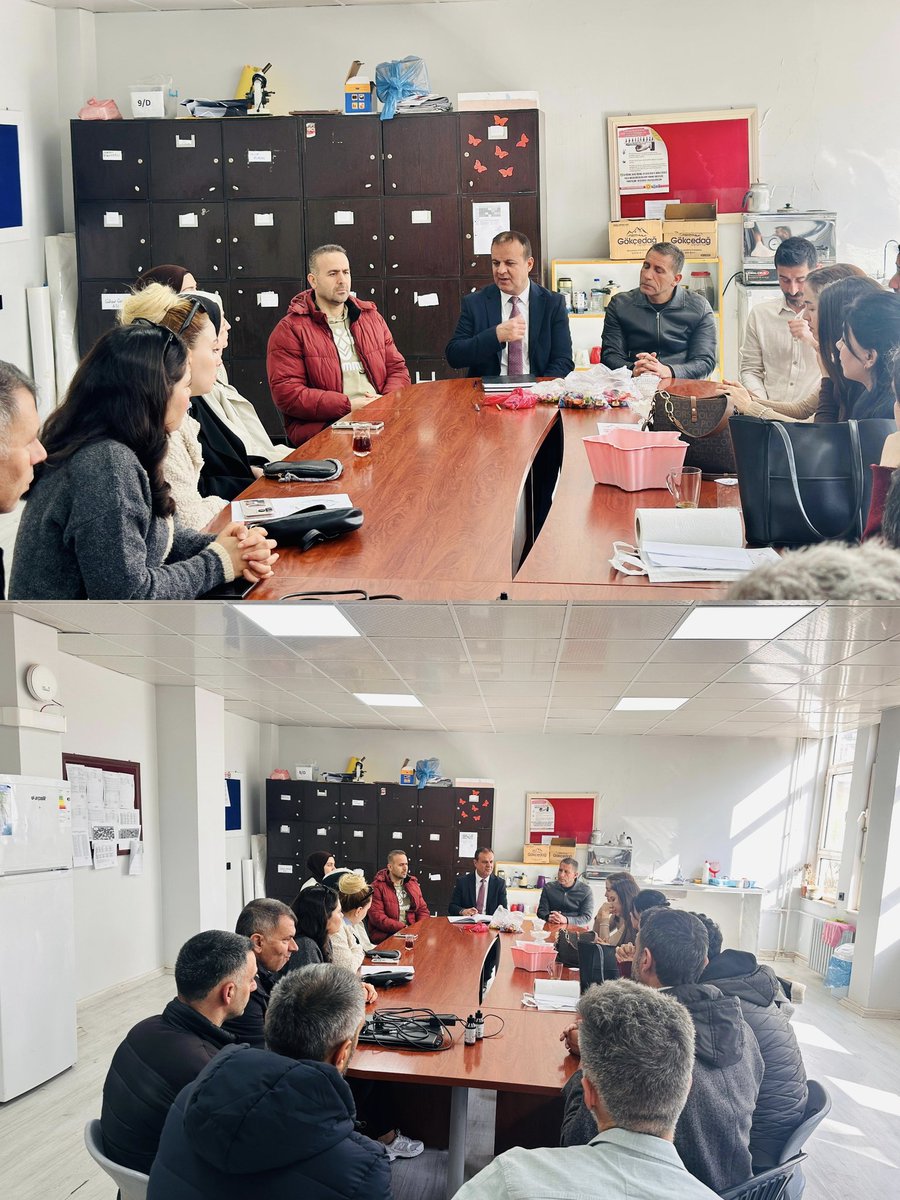 derikmem47's tweet photo. İlçe Milli Eğitim Müdürümüz Cengiz KILIÇ, Tepebağ İlk/Ortaokulunu ziyaret ederek öğretmen ve öğrencilerle biraraya geldi.Akademik başarının arttırılması hususunda öğretmenlerle istişarede bulunan Müdürümüz  LGS sınavına hazırlanan 8. sınıf öğrencilerine tavsiyelerde bulundu.
@tcmeb 
@DerikKaymakam 
@ali_eyyupkoca 
@mardinilmem 
@yemrebayrakli