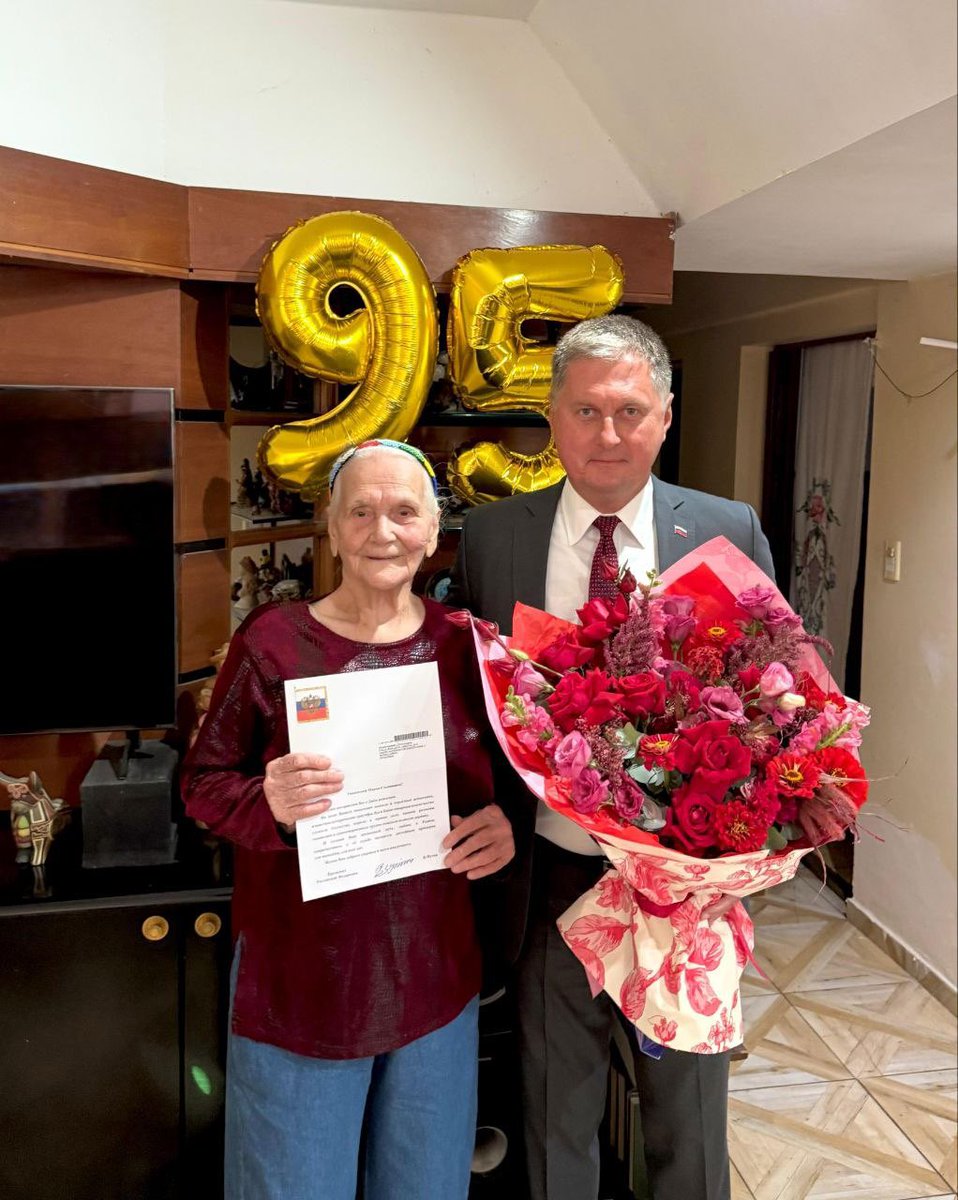 Посольство России,AR tweet media