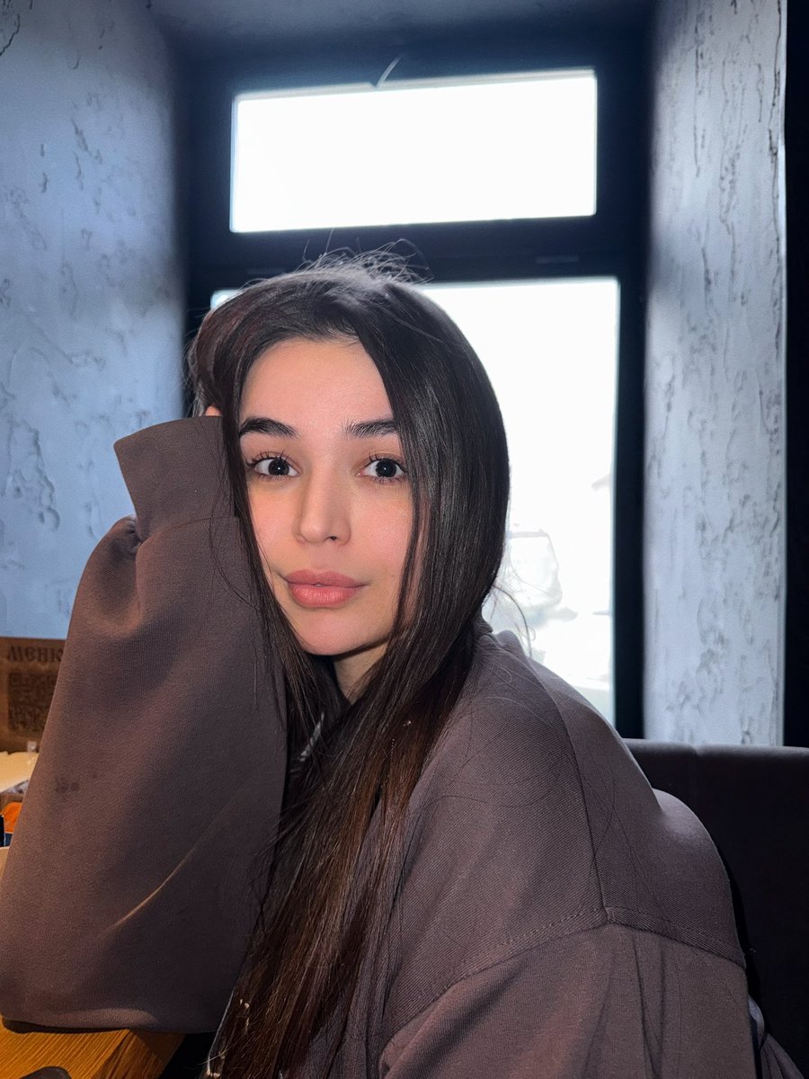 камилфа tweet media