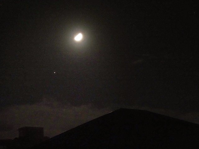 risumoon's tweet photo. 月と木星 https://t.co/LuREN7BndM