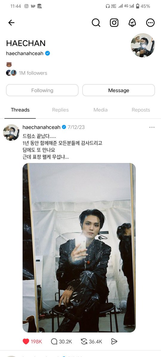 N is reading au tweet media