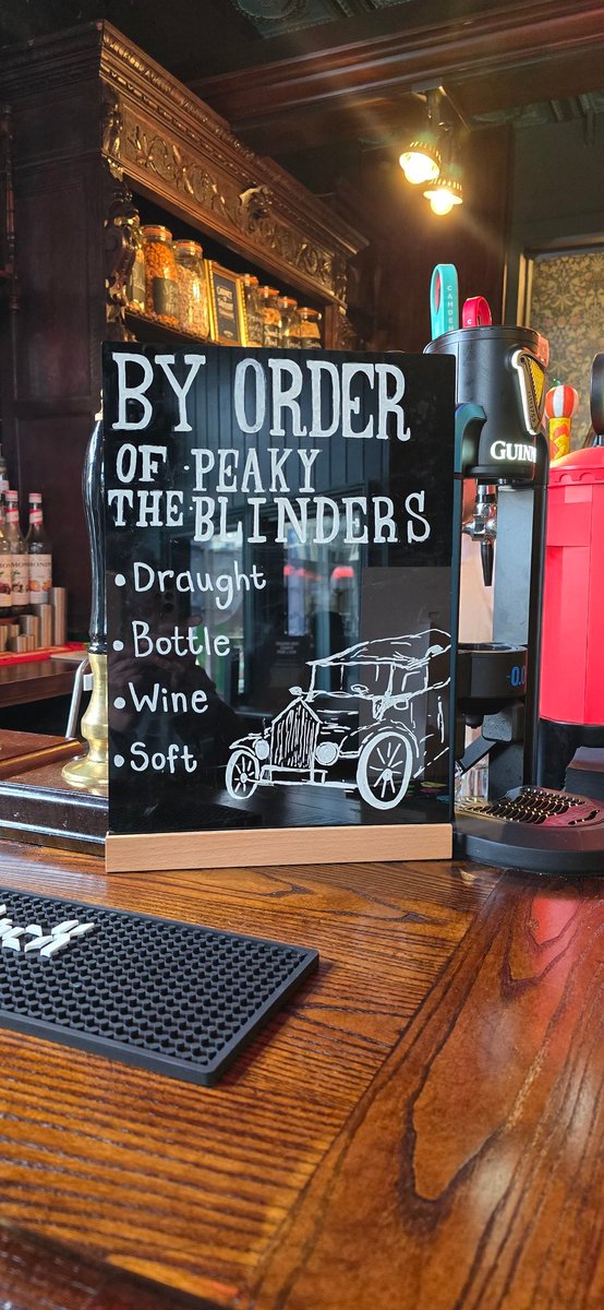 peskyblunders's tweet image. At the Newington Temple pub in Liverpool for a free drink on Tommy Shelby!
#Liverpool #peakyblinders #peakyblindersimmortalman  #immortalman #netflix