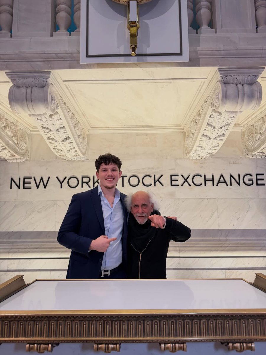 Benjamin_SMC's tweet photo. from washing dishes to partnering with peter tuchman. thank you God https://t.co/eG4tsYk5Sm