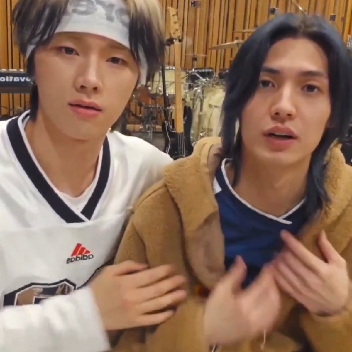 jjoofan's tweet photo. #TouchHim https://t.co/Rg0iT80uMy