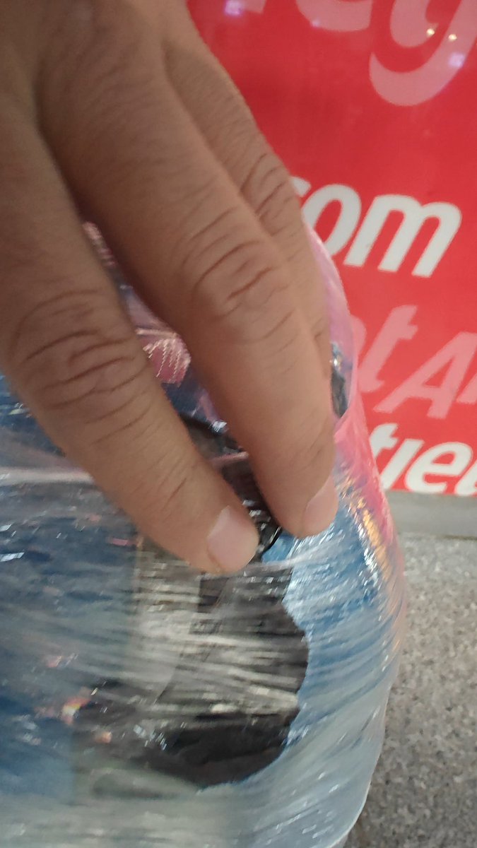 manishverma27's tweet photo. @Vietjetair @Vietjet_Global @VietjetIndia @CAAV_VN
URGENT: My suitcase was FULLY DAMAGED on flight VJ630 on 25 March. absolutely Zero response from customer care. This is unacceptable service for an international airline. Please respond!!
PNR#: KVHR92
PIR #: 245111
Flight: VJ630 https://t.co/8ZsRMJ566n