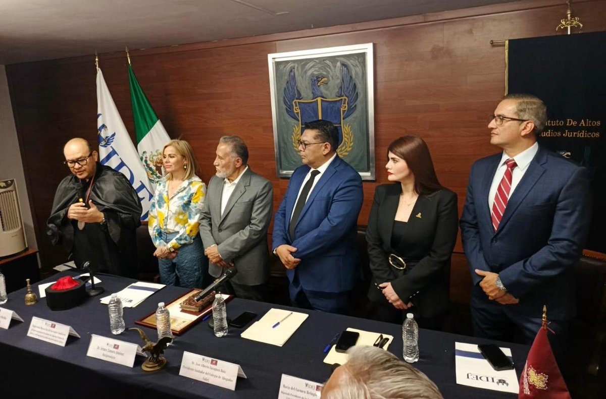 IDEJGuadalajara's tweet photo. ⚖️ Ayer se llevó a cabo la ceremonia de entrega del Primer Galardón “Mariano Otero” a la Excelencia Jurídica 2026, otorgado al Dr. Arturo Zamora Jiménez, organizada por el @caijej en el IDEJ. 

¡Muchas gracias a todos los asistentes por acompañarnos en este importante evento! https://t.co/QB7iUUHuFH