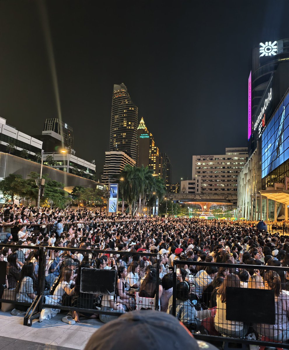 𝑛𝑎𝑛𝑎 ◡̈ tweet media