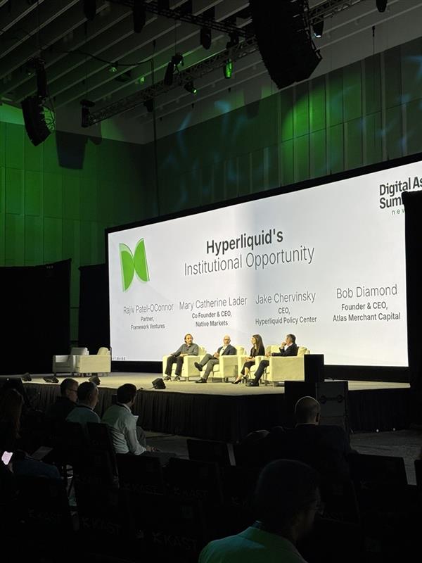 Grayscale tweet media