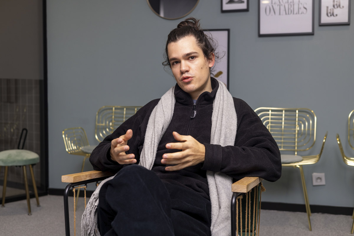 MensueldeRennes's tweet image. Mikhail Petrov, dissident russe installé à Rennes 📱

Installé à Rennes, ce militant très suivi sur les réseaux continue d’informer en russe et en français sur la réalité du régime.

👉 À découvrir dans Le Mensuel de Rennes : urlr.me/3yJKZ !

#rennes #mensuelderennes