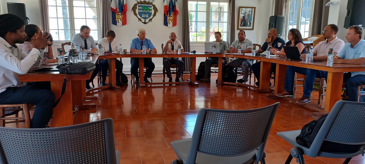 Image de Préfet de Guadeloupe - #endirect | le préfet rencontre le maire de Terre-de-Haut et tous les acteurs concernés par la probl