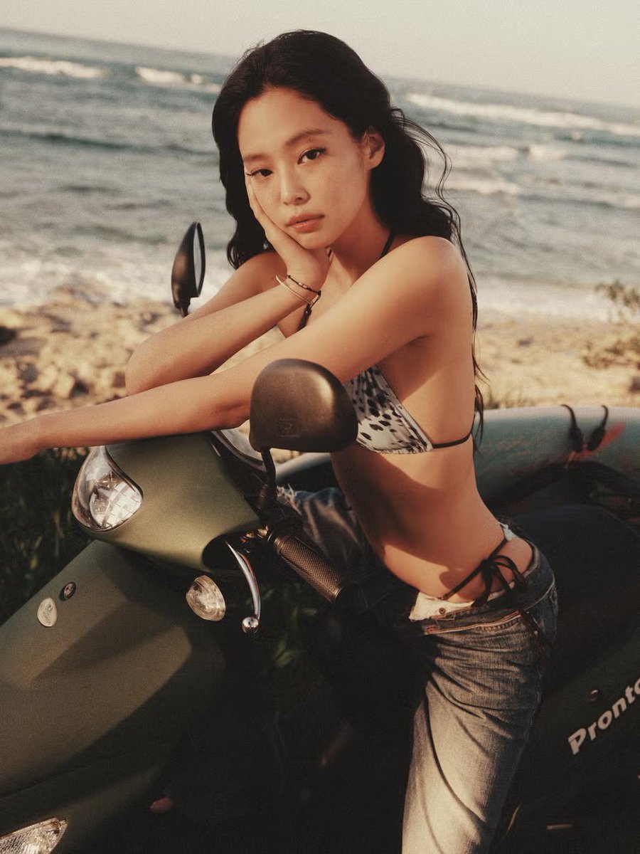 JENNIE THAILAND ♡ tweet media